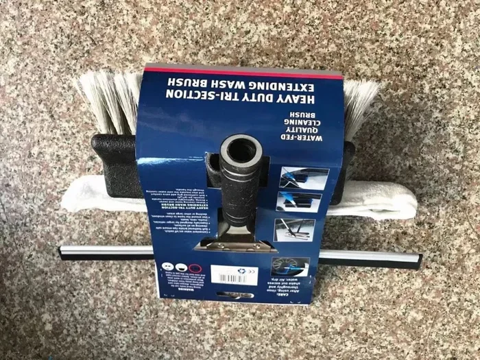 The 3M Car Cleaning Brush Deserves a Spot in Your Garage